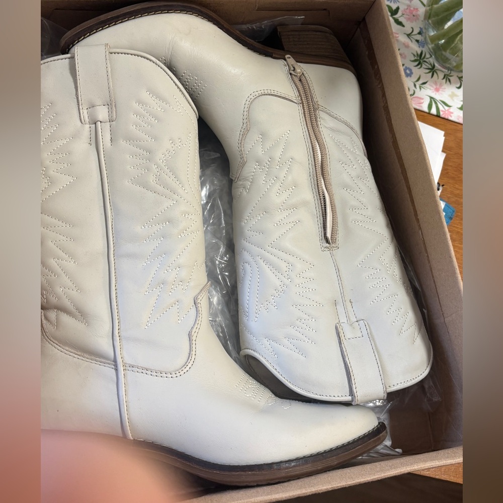 White Western Cowboy Boots